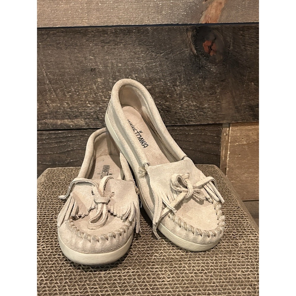 Minnetonka Women's Kilty Hardsole Sandstone Women's 5.5 USA 406L Moccasins EUC